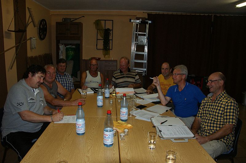 Der Arbeitskreis iV in der Garage von Klaus Hain