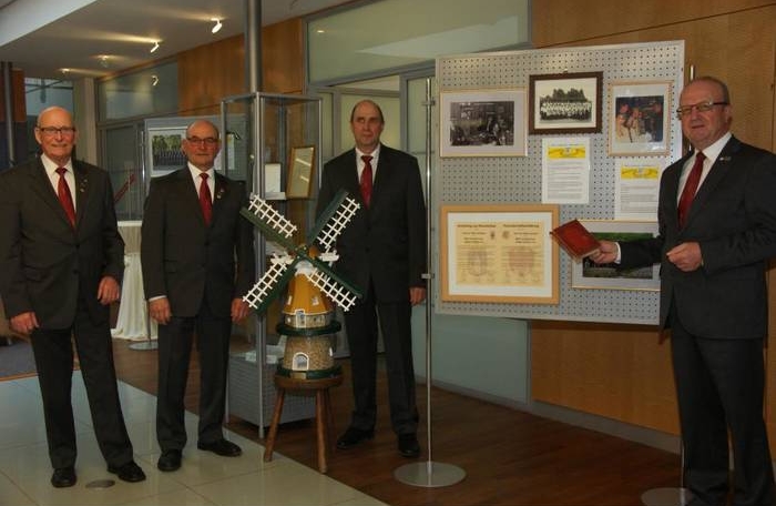 Ausstellung und Pressekonferenz in der Volksbank